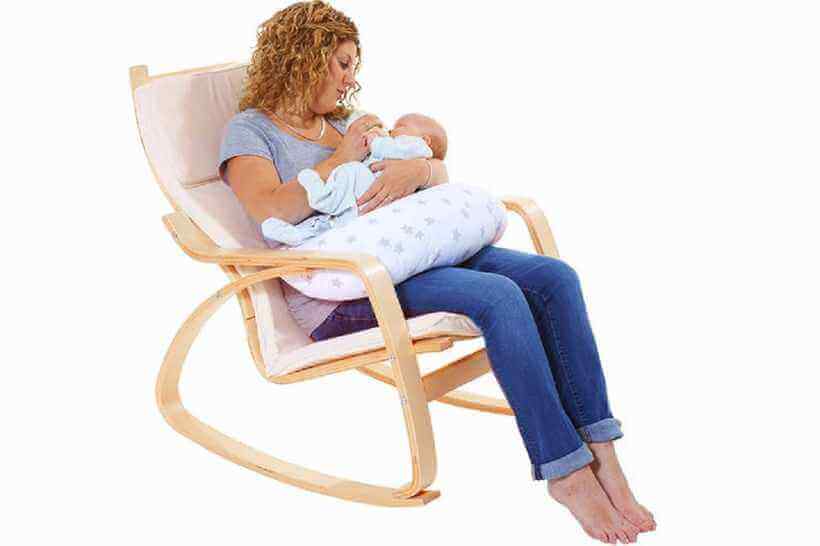 rocking chair for breastfeeding mom